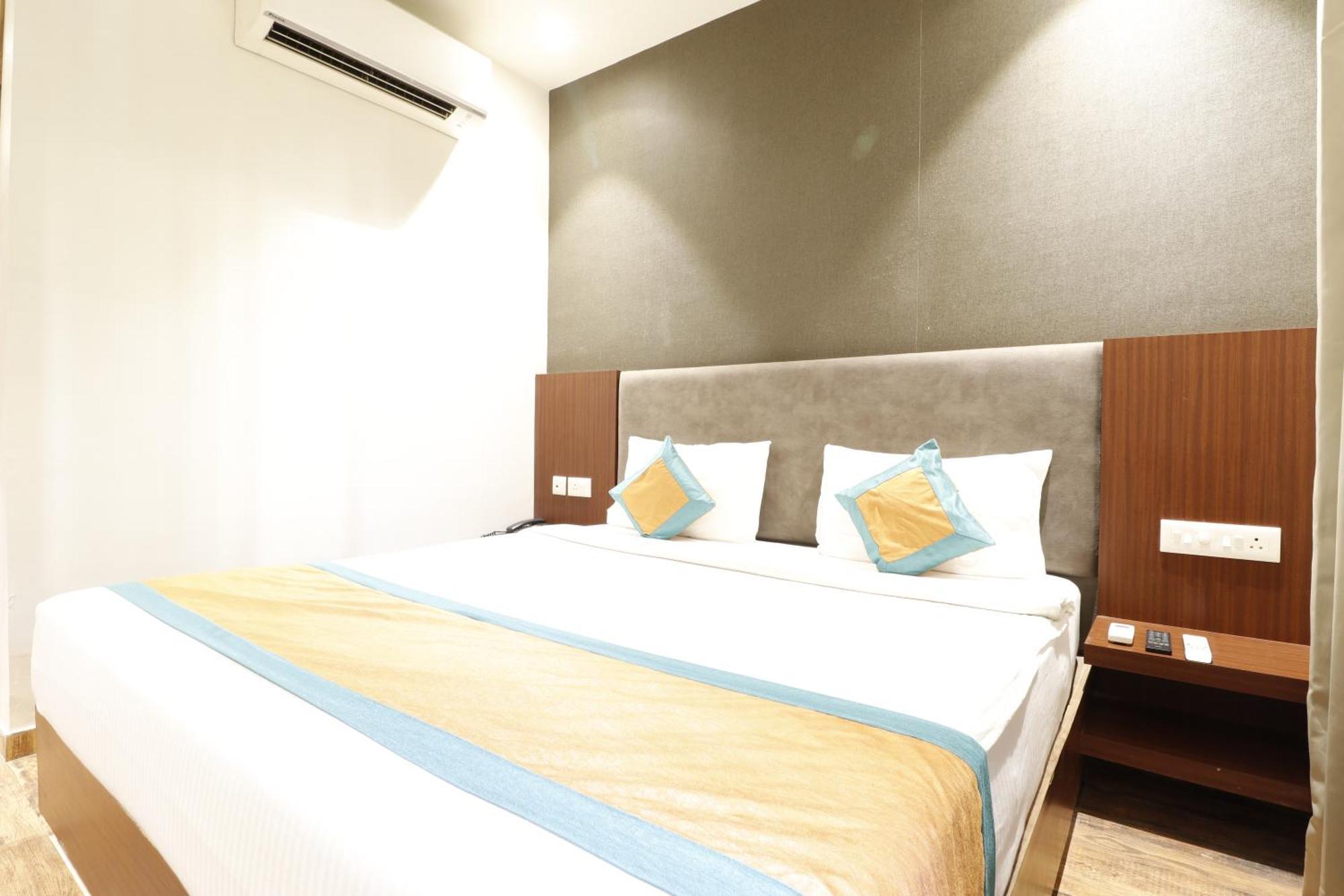 Hotel Yatri ناغبور المظهر الخارجي الصورة